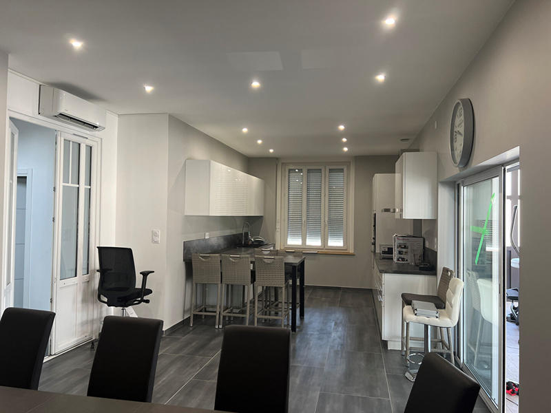 Demeure - 400 m² - 13 pièces