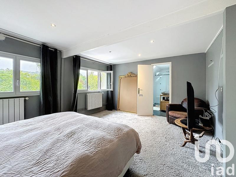 Maison - 180 m² - 8 pièces