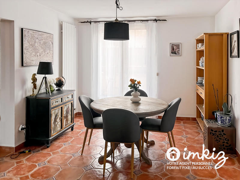 Maison - 228 m² - 8 pièces