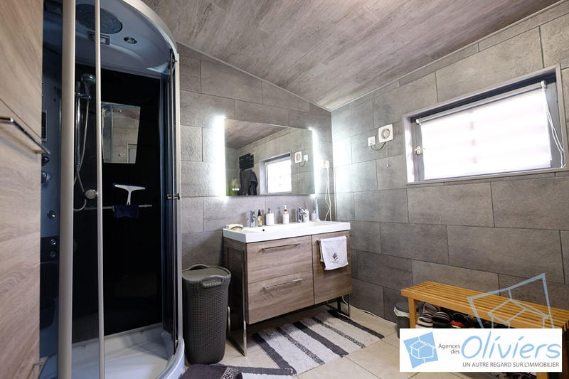 Maison - 147 m² - 6 pièces