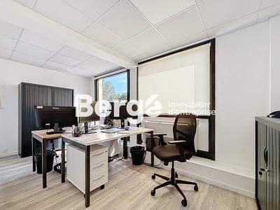 Bureau - 300 m² - 8 pièces