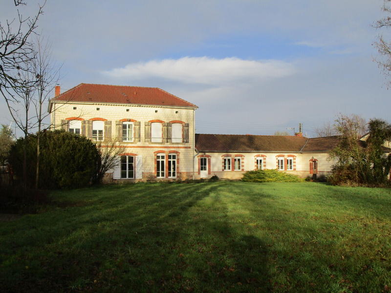 Maison - 290 m² - 6 pièces