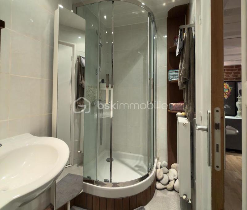 Loft - 80 m² - 3 pièces