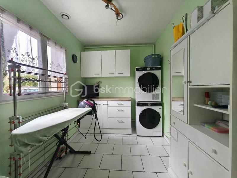 Maison - 213 m² - 8 pièces