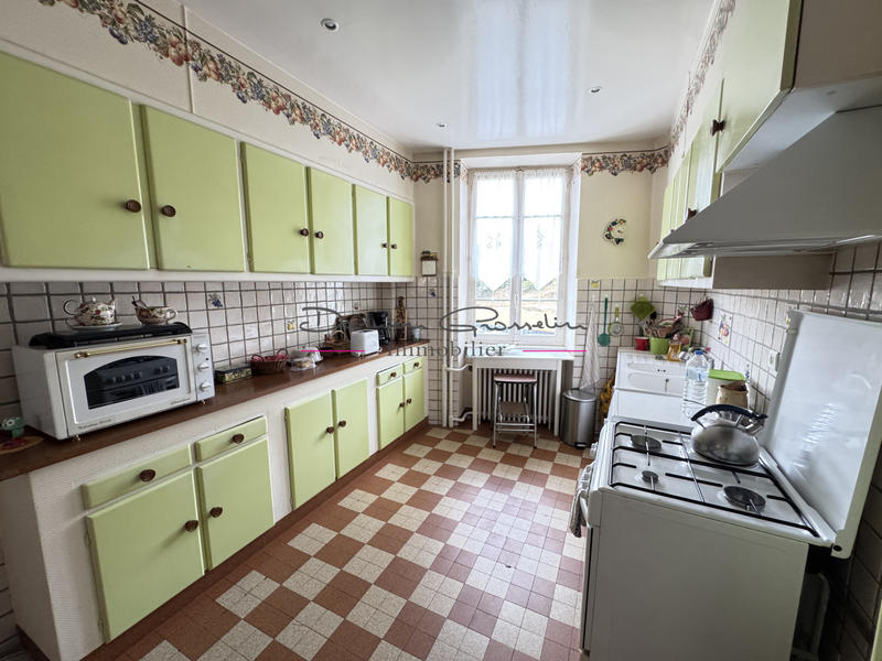 Maison - 316 m² - 9 pièces