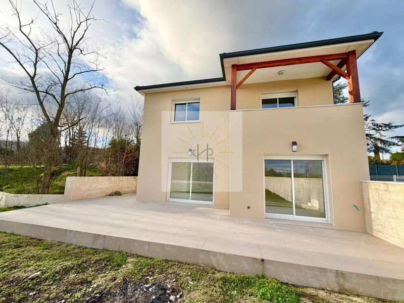 Maison - 118 m² - 4 pièces