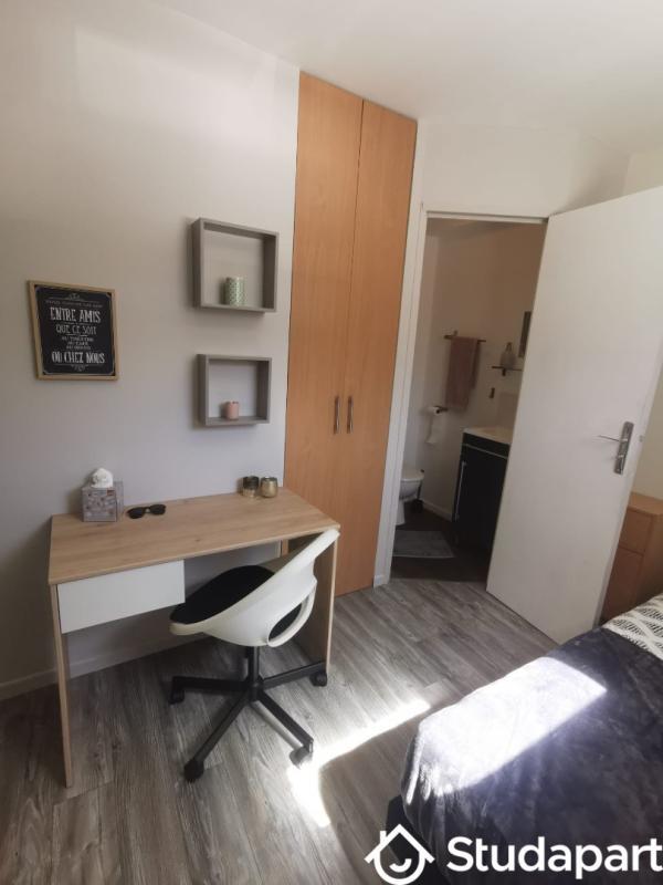 Chambre - 10 m² - 1 pièce