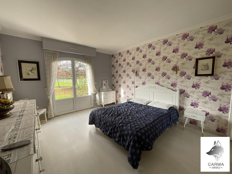 Maison ancienne - 385 m² - 8 pièces