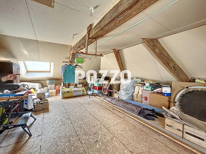Maison - 305 m² - 10 pièces