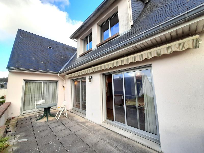 Maison traditionnelle - 170 m² - 6 pièces