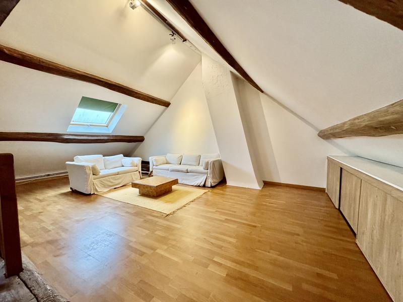 Maison ancienne - 222 m² - 8 pièces