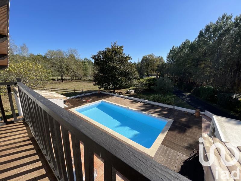 Maison - 245 m² - 8 pièces