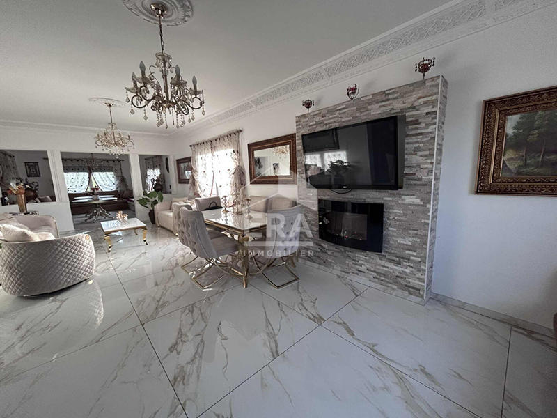 Maison - 175 m² - 8 pièces