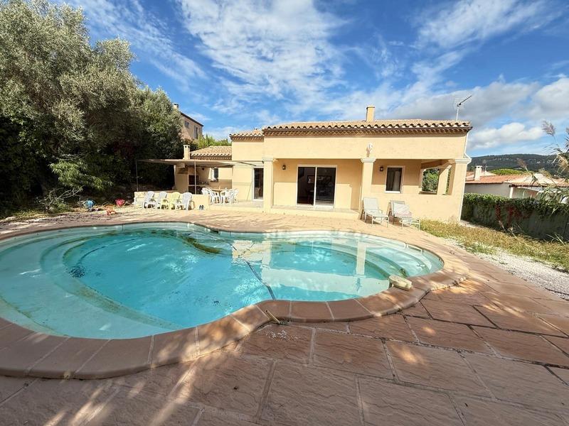 Maison - 180 m² - 6 pièces