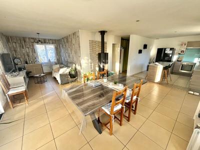 Pavillon - 100 m² - 5 pièces