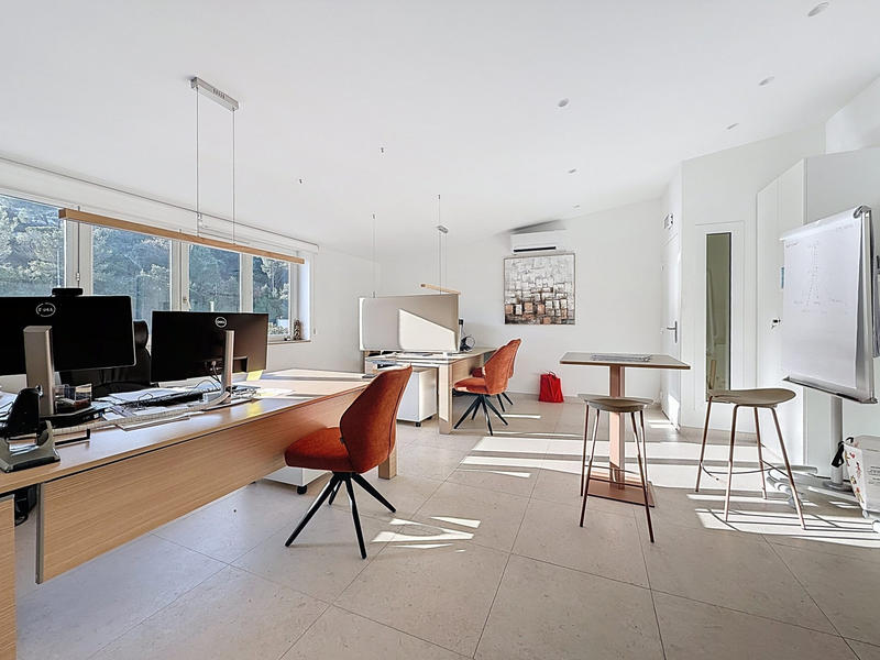 Bureau - 99 m² - 3 pièces