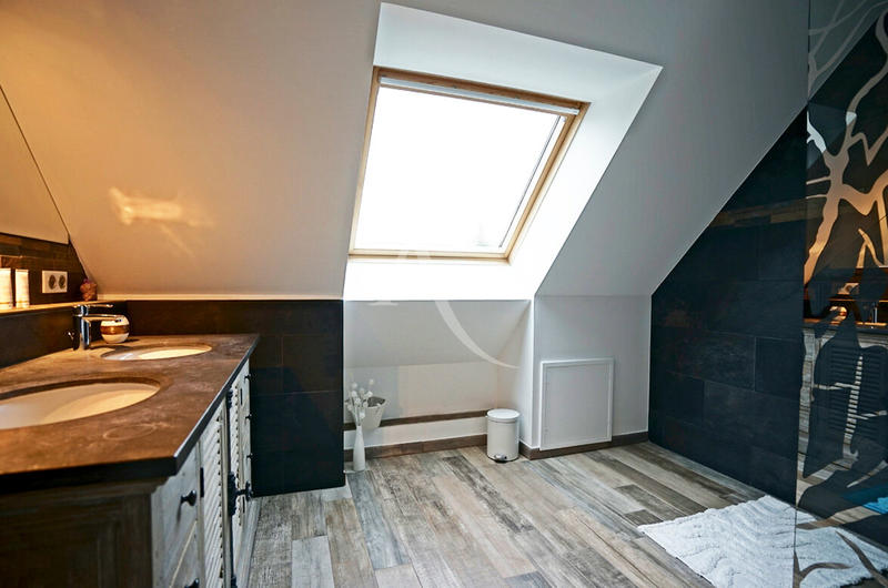 Maison - 188 m² - 5 pièces