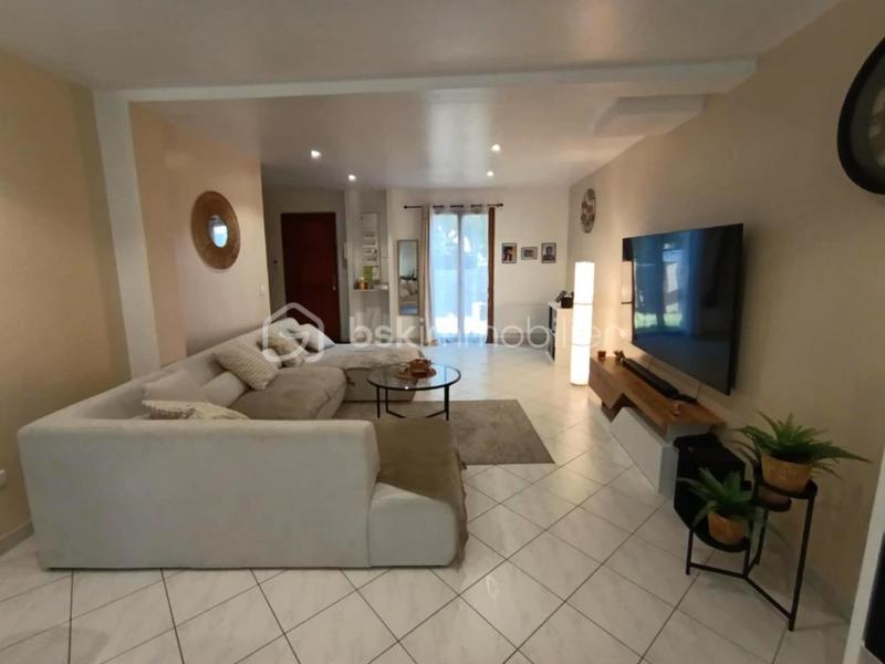 Maison traditionnelle - 153 m² - 6 pièces