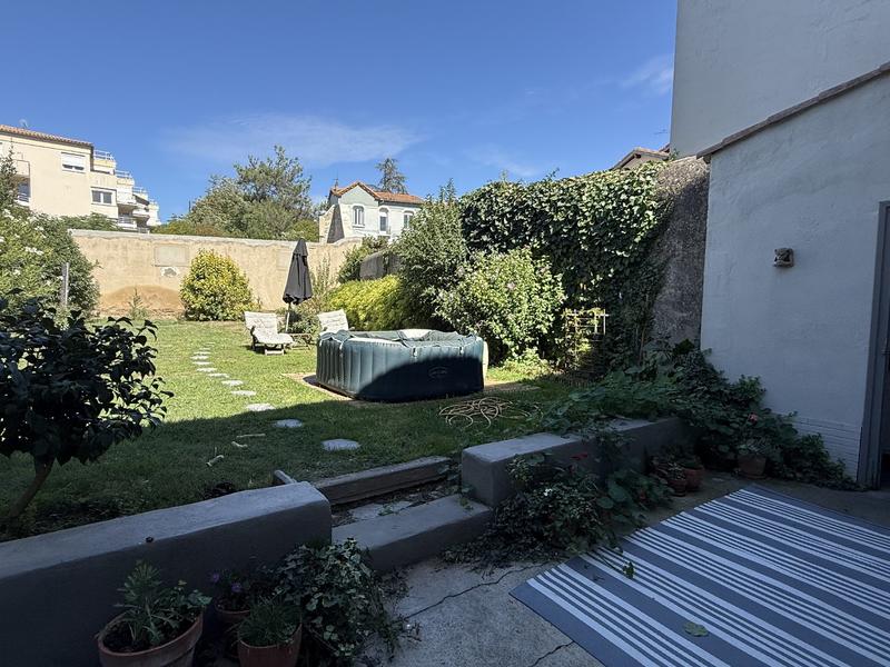 Maison - 180 m² - 8 pièces
