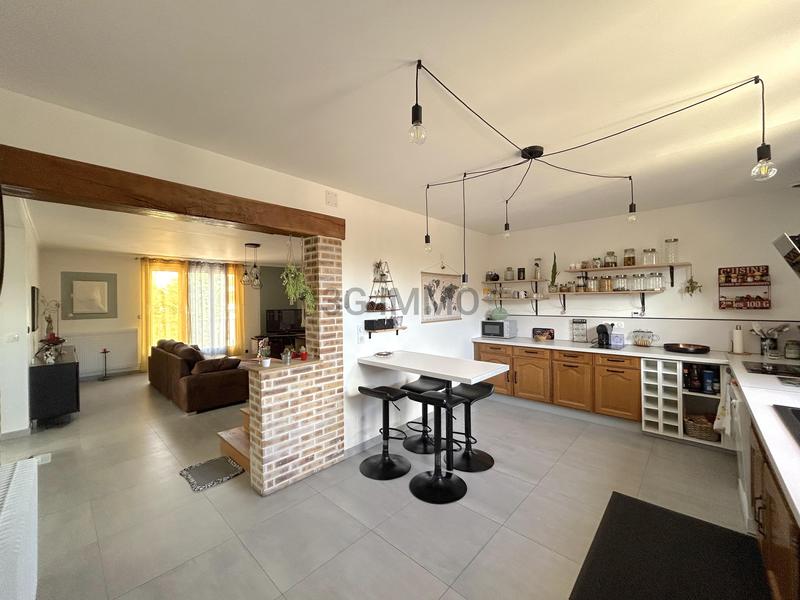 Maison - 210 m² - 6 pièces