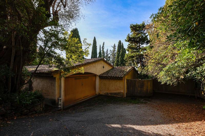 Villa - 446 m² - 9 pièces