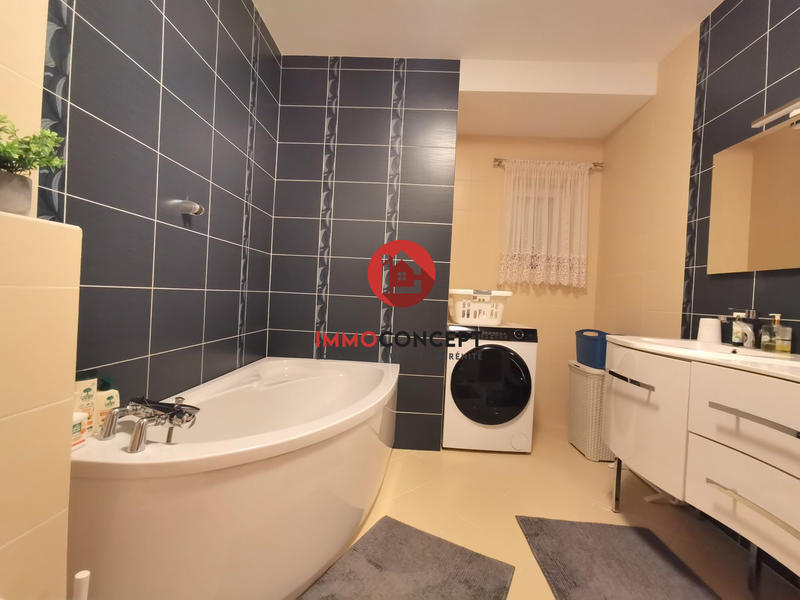 Maison - 101 m² - 5 pièces