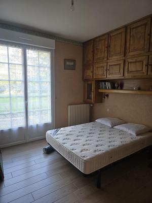 Maison - 196 m² - 9 pièces