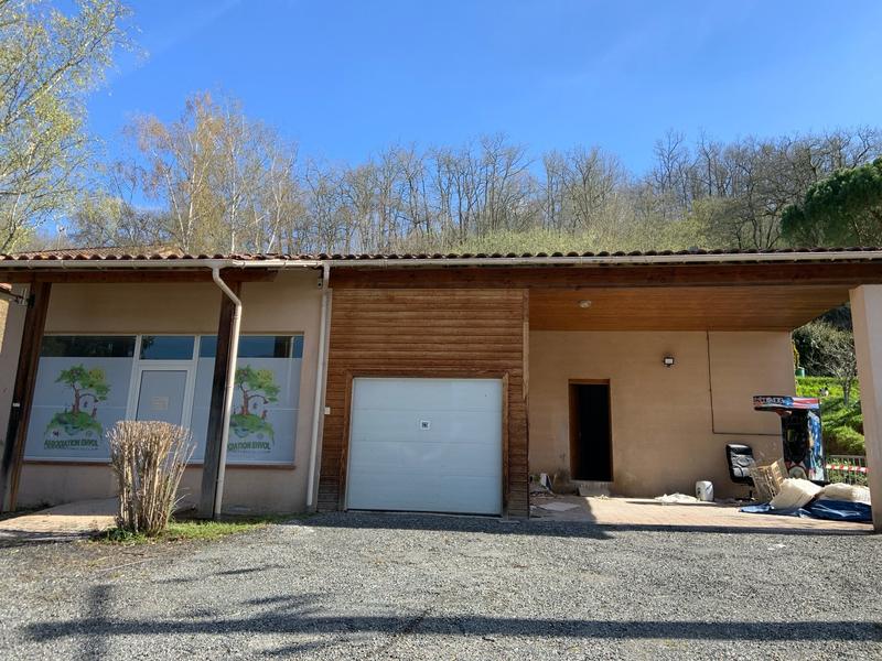 Local commercial - 250 m² - 6 pièces