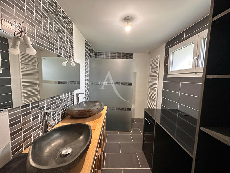 Maison - 198 m² - 5 pièces