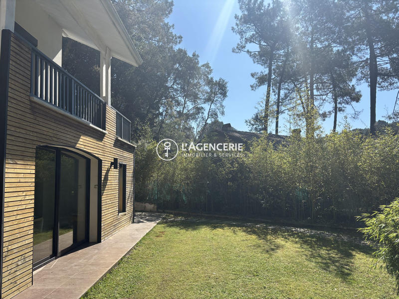 Maison - 190 m² - 6 pièces