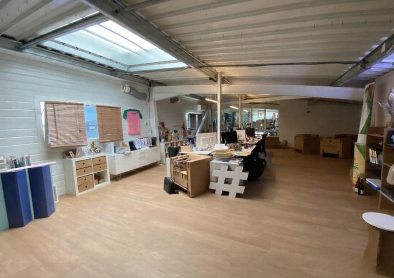 Local d'activité / Entrepôt - 822 m²