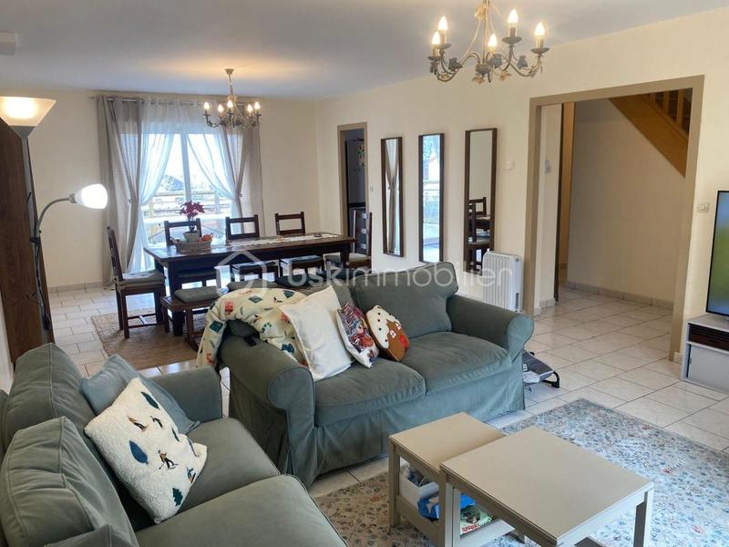 Maison - 140 m² - 8 pièces