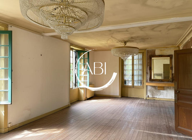 Villa - 269 m² - 11 pièces