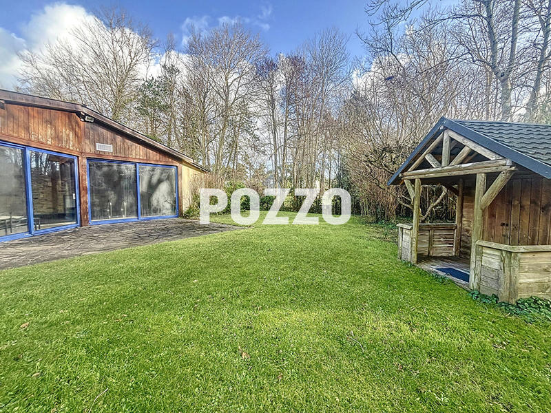 Maison - 268 m² - 9 pièces