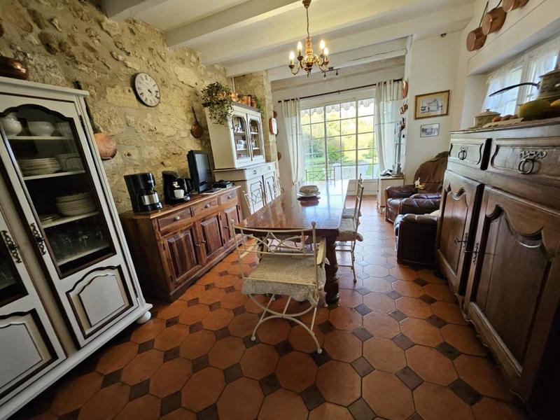 Maison - 350 m² - 10 pièces