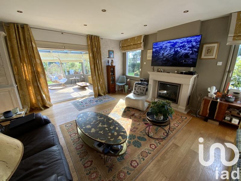 Maison - 362 m² - 9 pièces