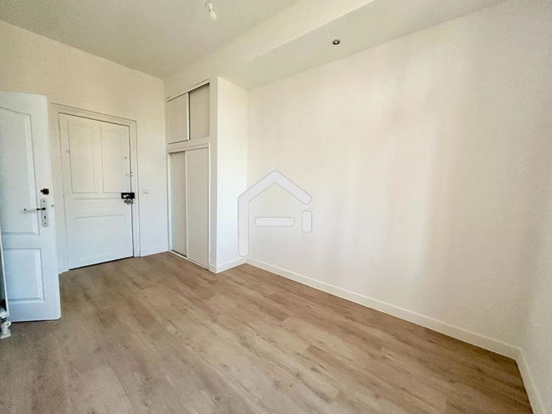 Duplex - 144 m² - 5 pièces