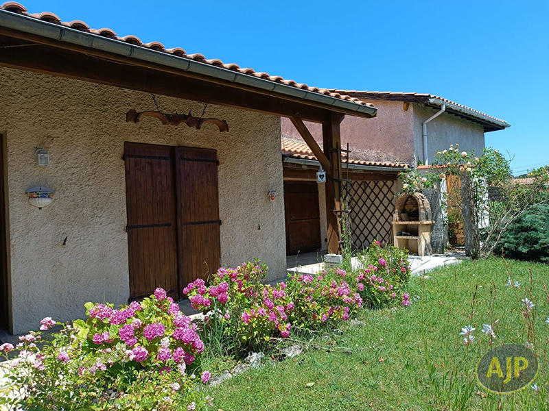 Maison - 160 m² - 8 pièces