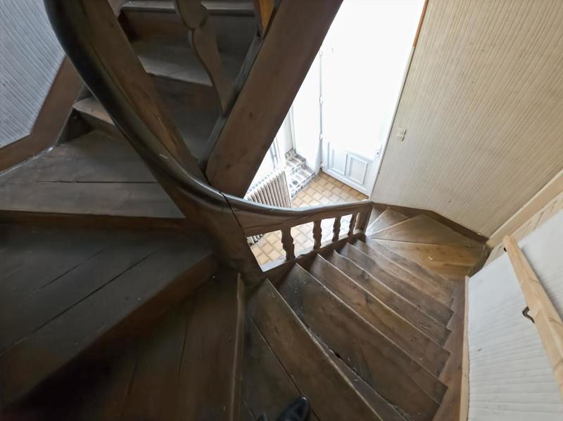 Maison - 202 m² - 7 pièces