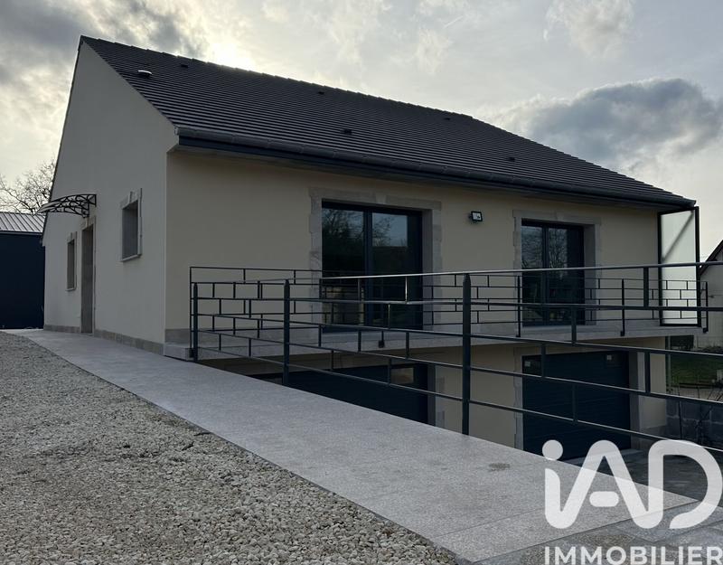 Maison - 200 m² - 8 pièces