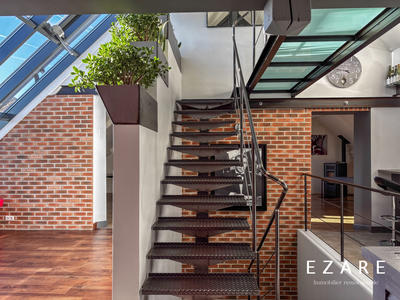 Loft - 138 m² - 6 pièces