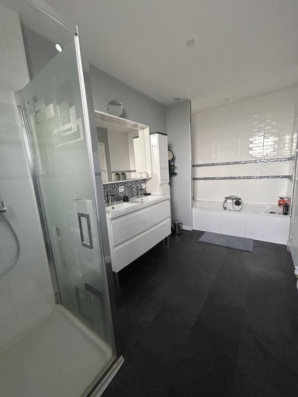 Maison contemporaine - 155 m² - 6 pièces