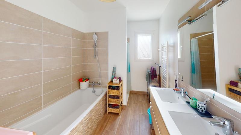 Maison - 108 m² - 4 pièces