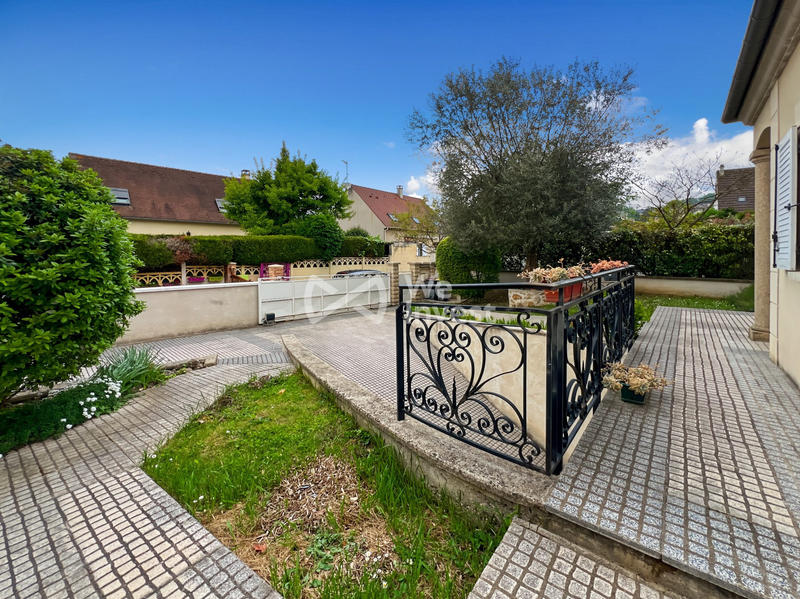 Maison - 180 m² - 6 pièces