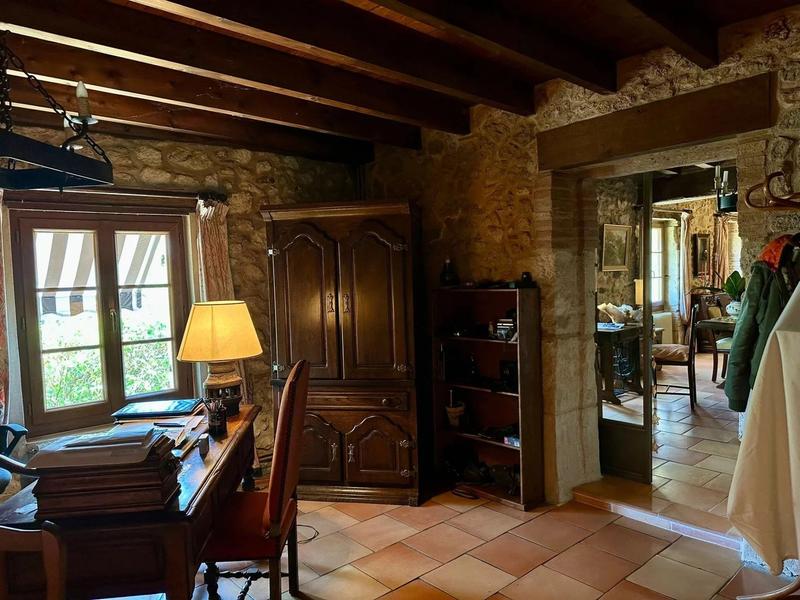 Maison - 260 m² - 8 pièces