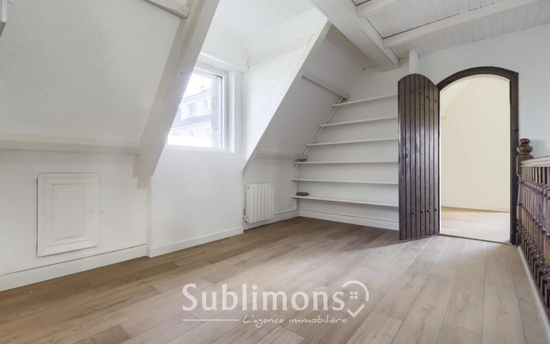 Maison - 224 m² - 7 pièces