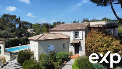 Villa - 205 m² - 10 pièces