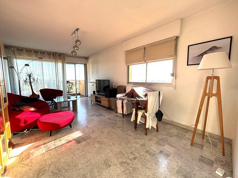 Appartement - 100 m² - 5 pièces