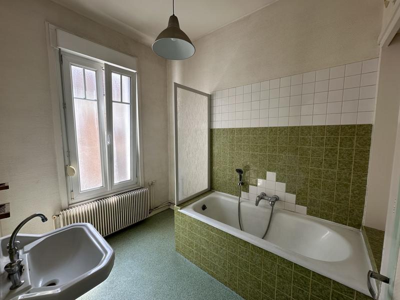 Maison - 200 m² - 8 pièces