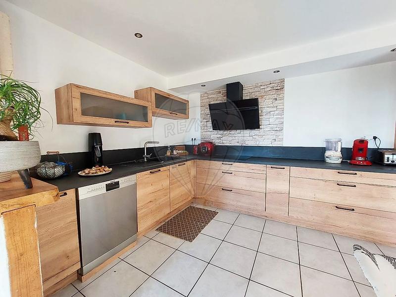 Maison - 250 m² - 7 pièces